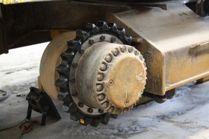336 ITM Undercarriage change-out (6) 